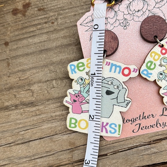 Mo Willems Book Character Earrings/ Teacher or Librarian Earrings - Picture 7 of 10